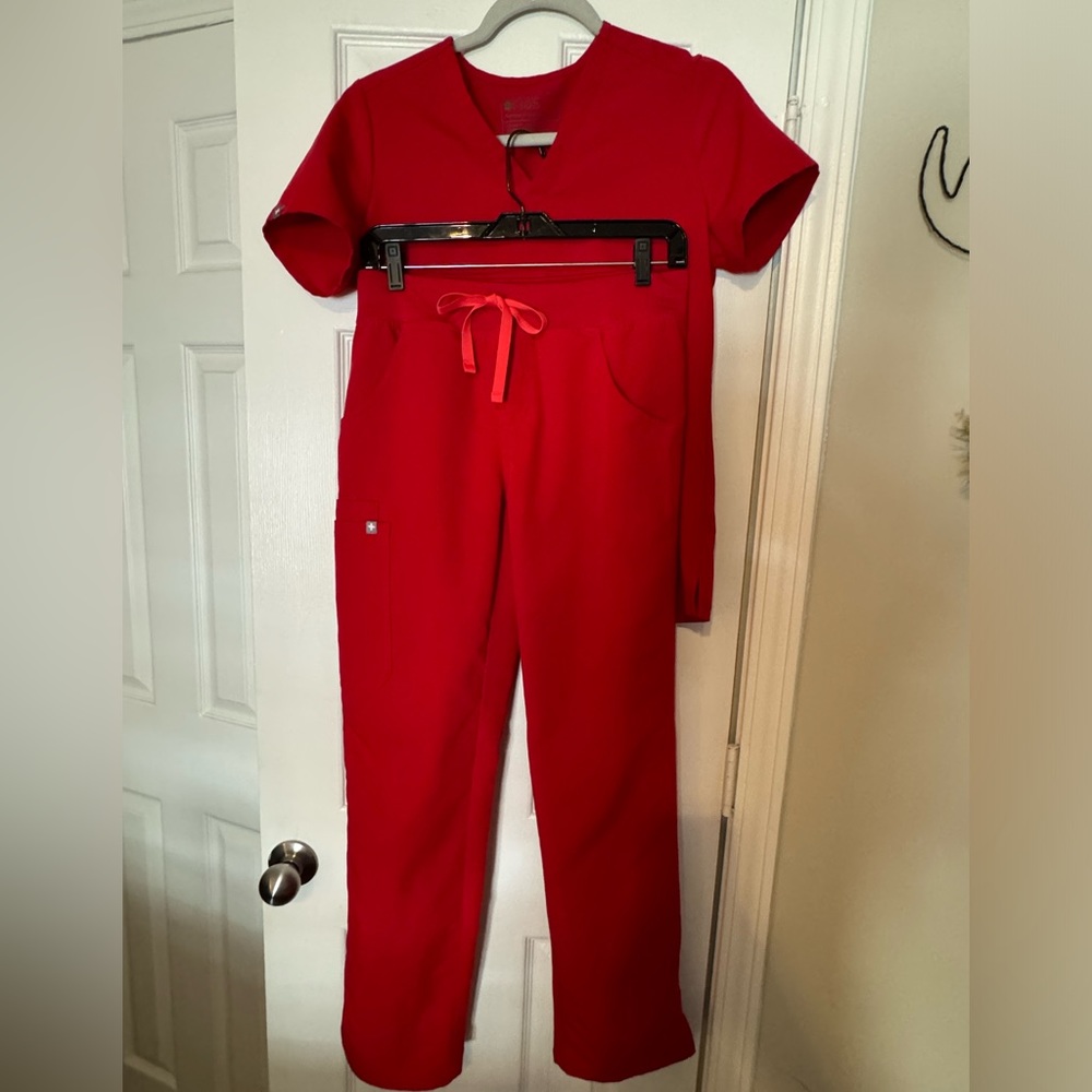 Figs red scrub set. Size XS. Like new. ❤️
